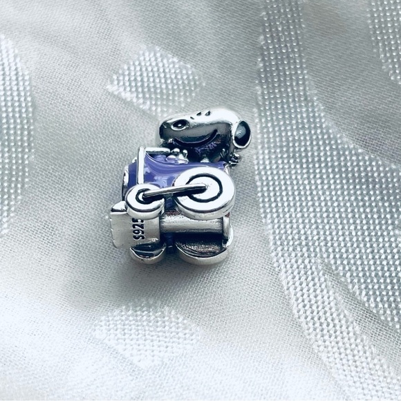 🐾 NWOT Snoopy Charm ✨ - Picture 11 of 12
